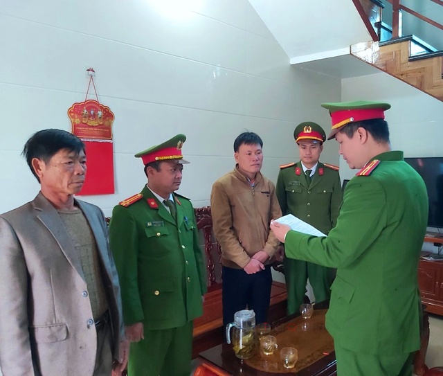 Nghệ An:  2 cựu chủ tịch xã và cán bộ địa chính bị khởi tố - Ảnh 1.