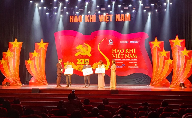 Xúc động chương trình “Hào khí Việt Nam - Vinh quang thời đại Hồ Chí Minh” - Ảnh 3.