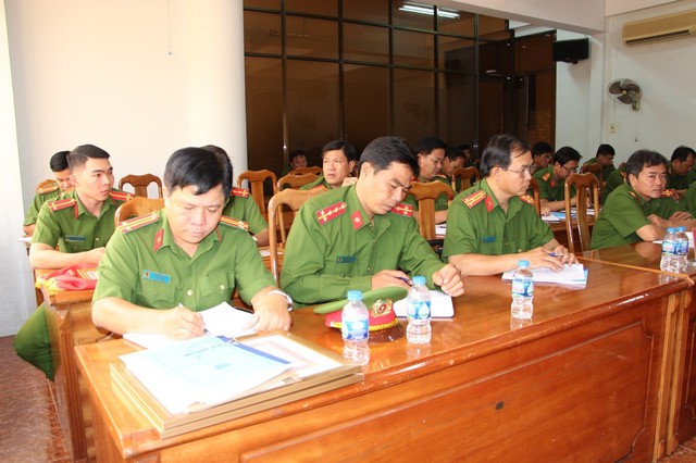Cảnh sát kinh tế An Giang tăng cường công tác chống buôn lậu - Ảnh 2.