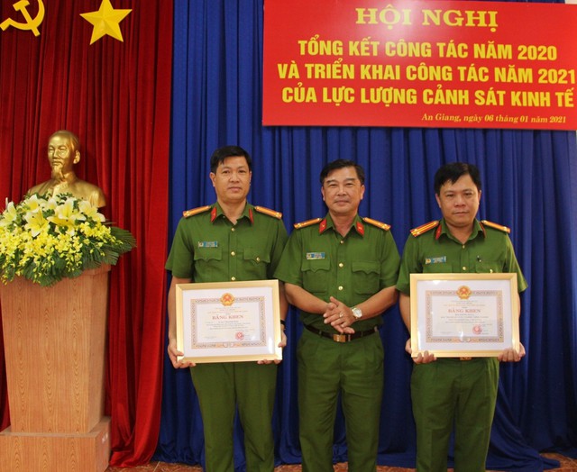 Cảnh sát kinh tế An Giang tăng cường công tác chống buôn lậu - Ảnh 3.