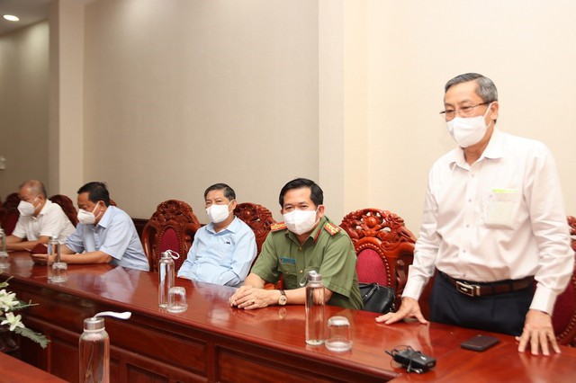 Ông Lê Văn Nưng, Phó Bí thư Thường trực Tỉnh ủy, Chủ tịch HĐND tỉnh gửi lời cảm ơn đến các nhà hảo tâm.