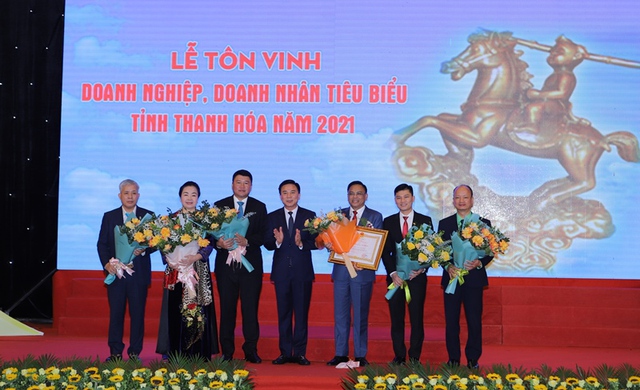 Thanh Hóa: Tôn vinh doanh nghiệp, doanh nhân tiêu biểu tỉnh Thanh Hóa năm 2021 - Ảnh 4.