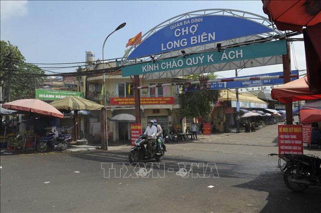Hà Nội: Chợ Long Biên hoạt động trở lại từ ngày 21/10 - Ảnh 1.