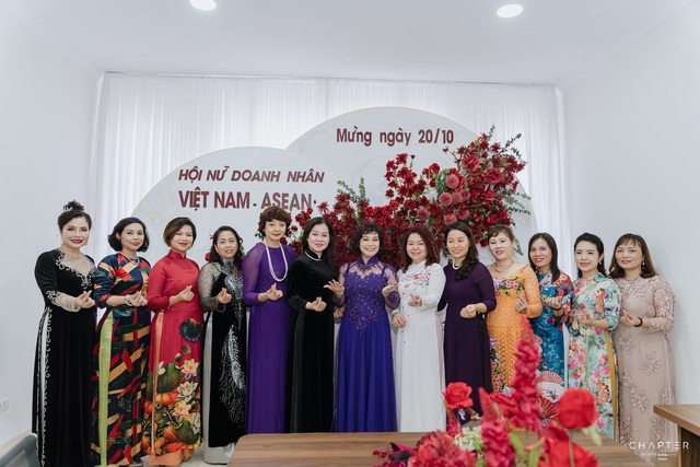 Hội Nữ doanh nhân Việt Nam - ASEAN báo công dâng Bác  - Ảnh 4.