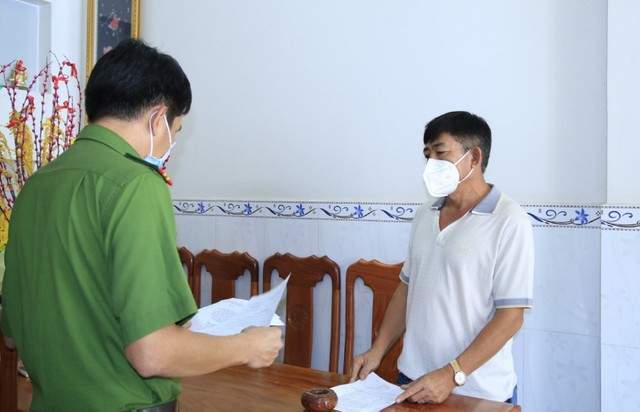 Cơ quan CSĐT đọc lệnh bắt tạm giam bị can Nguyễn Văn Võ.