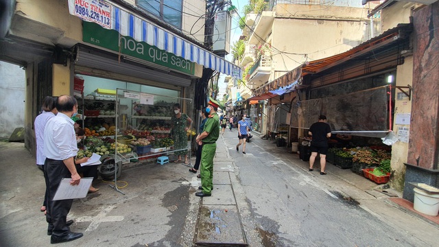 Phường Hàng Gai: Tăng cường kiểm tra, giám sát hoạt động kinh doanh hàng hóa, dịch vụ tại tuyến phố Yên Thái - Ảnh 6.