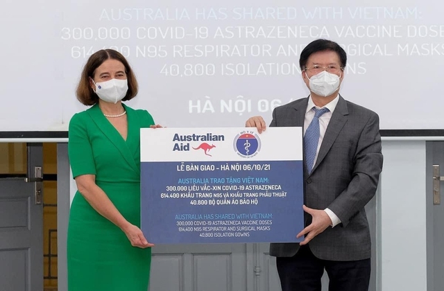 Australia cam kết hỗ trợ Việt Nam thêm 3,7 triệu liều vaccine - Ảnh 1.