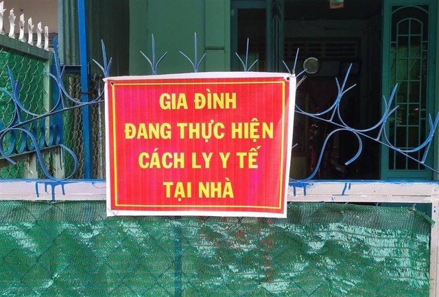 Bình Thuận: Thí điểm cách ly y tế tại nhà cho F1 và người về từ vùng dịch, tiêm vắc xin cho nhóm người nguy cơ cao - Ảnh 1.