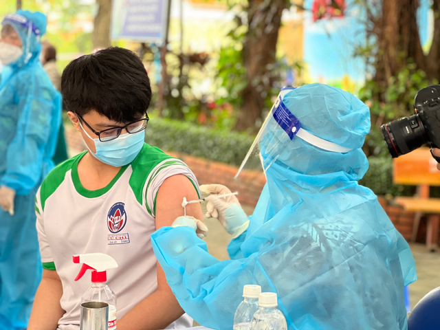 Việt Nam sắp cán mốc tiêm 100 triệu liều vaccine COVID-19 - Ảnh 2.