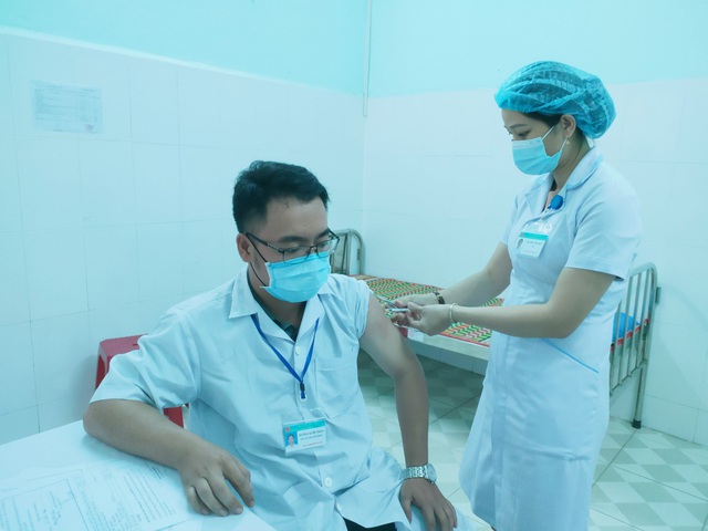 Quảng Nam triển khai tiêm vắc-xin phòng COVID-19 đảm bảo an toàn, hiệu quả  - Ảnh 2.
