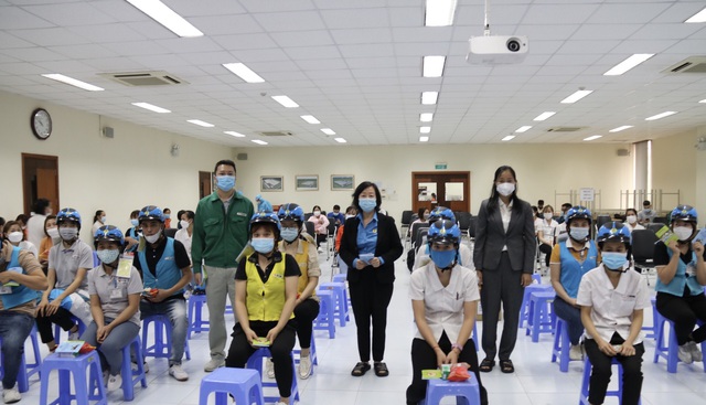 Thái Bình: Đẩy mạnh tiêm vắc xin cho công nhân lao động để đảm bảo sản xuất - Ảnh 2.