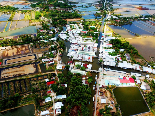 Trung tâm kinh tế, chính trị, văn hóa xã Vĩnh Bình Nam.