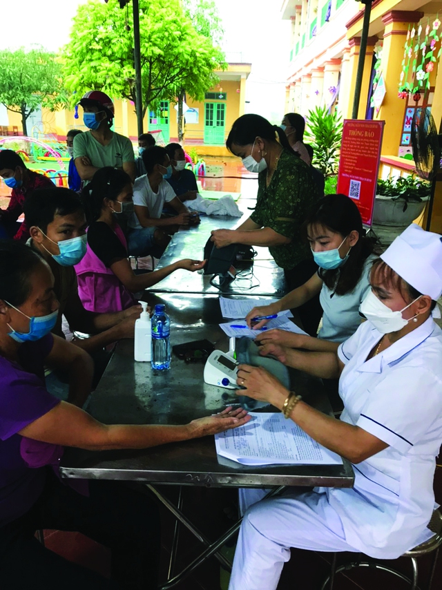 Xã Thạch Bình - huyện Nho Quan:  Nâng cao tinh thần trong phòng chống dịch COVID-19 - Ảnh 2.