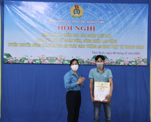 Thái Bình: Truyền thông An toàn giao thông, Luật lao động cho 450  đoàn viên - Ảnh 3.