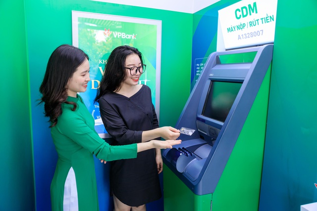 Các máy rút tiền ATM, máy nạp tiền CDM cũng được thay mới hoàn toàn