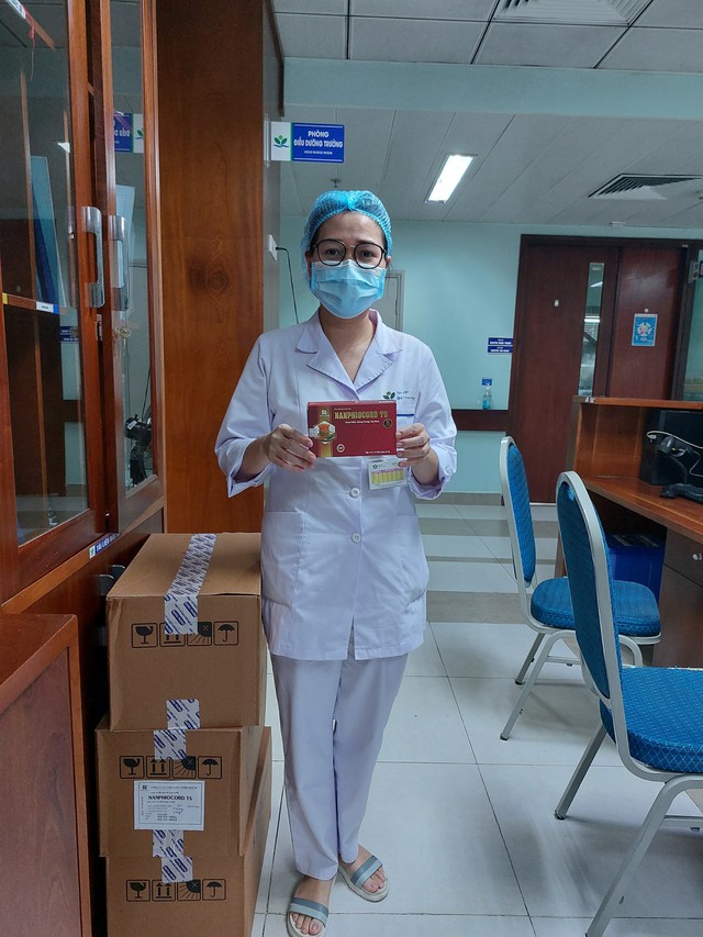 Công ty CP Linh dược Trường Sơn ủng hộ Nano Đông trùng hạ thảo cho Bệnh viện Nhi Trung ương  - Ảnh 5.
