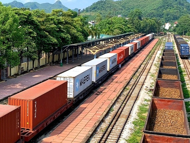 Vận tải hàng hóa liên vận quốc tế đường sắt tăng trưởng hai con số - Ảnh 1.