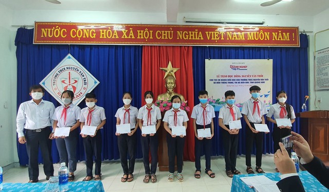 Tạp chí Doanh nghiệp và Tiếp thị trao tặng học bổng Nguyễn Văn Trỗi năm thứ 7 - Ảnh 5.