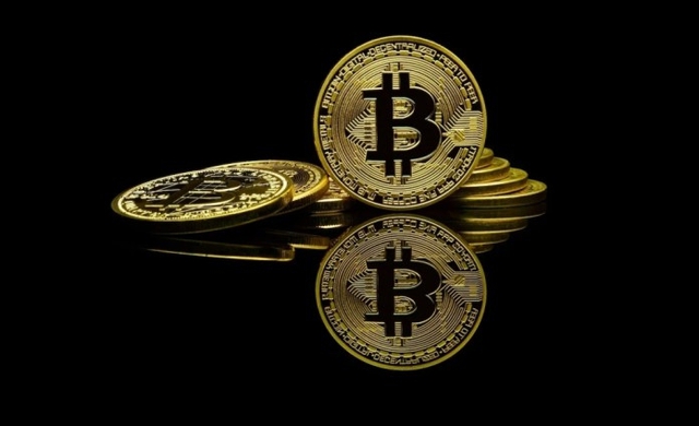 Giá Bitcoin hôm nay 24/2: Rơi tự do, thị trường tiền ảo nhuộm sắc đỏ - Ảnh 1.