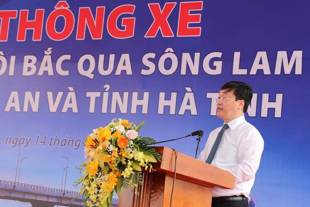 Thủ tướng Nguyễn Xuân phúc dự lễ thông xe cầu Cửa Hội - Ảnh 3.