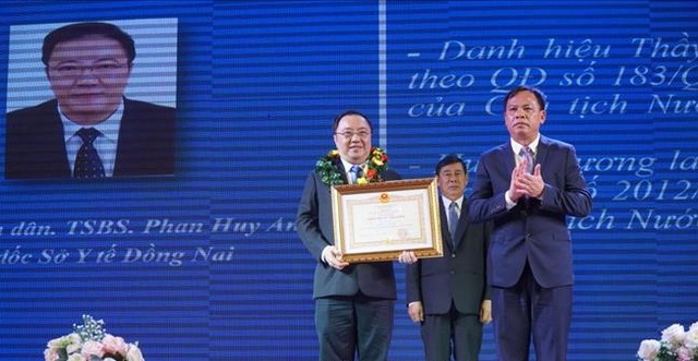 Ngành y tế Đồng Nai:  Giám đốc Sở vinh dự nhận danh hiệu Thầy thuốc Nhân dân - Ảnh 1.