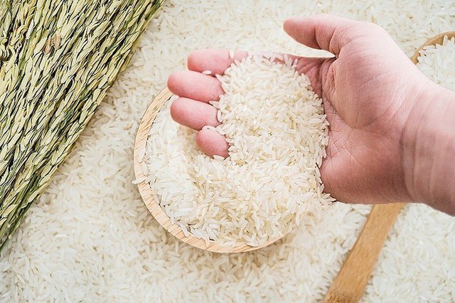 Giá gạo hôm nay 25/3: Tiếp đà ổn định do nhu cầu thu mua từ các kho đều - Ảnh 1.