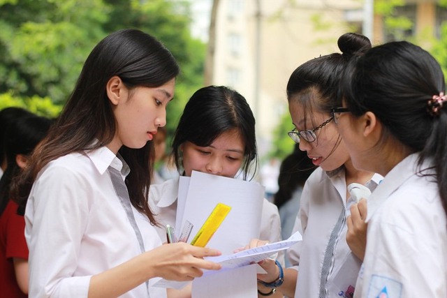 Hà Nội tổ chức một hội đồng thi tốt nghiệp THPT duy nhất - Ảnh 1.