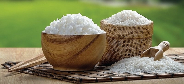 Giá gạo hôm nay 22/4: Gạo xuất khẩu ổn định ở mức thấp - Ảnh 1.