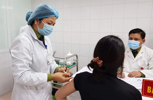 Gần 53.000 người Việt Nam đã tiêm vắc xin COVID-19 - Ảnh 1.