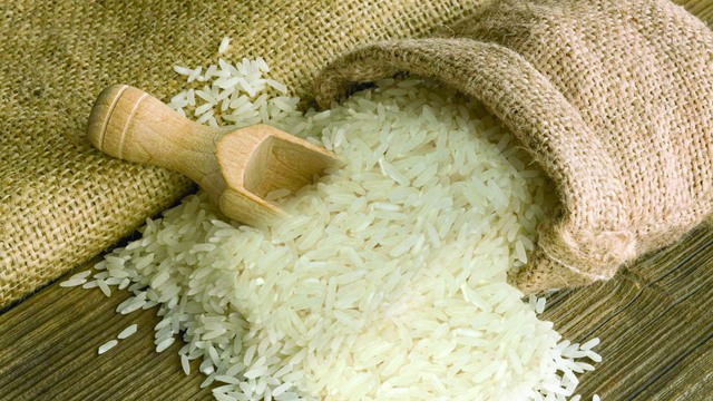 Giá lúa gạo hôm nay 14/5: Giá gạo đột ngột giảm mạnh - Ảnh 1.