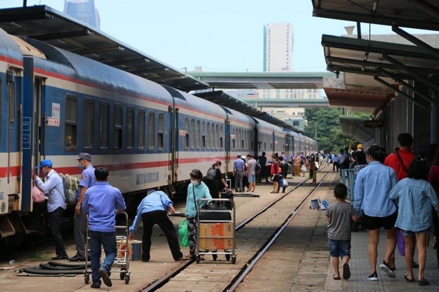 VNR: Cuối tháng 5 bổ sung nhiều chuyến tàu chạy cao điểm mùa hè  - Ảnh 1.