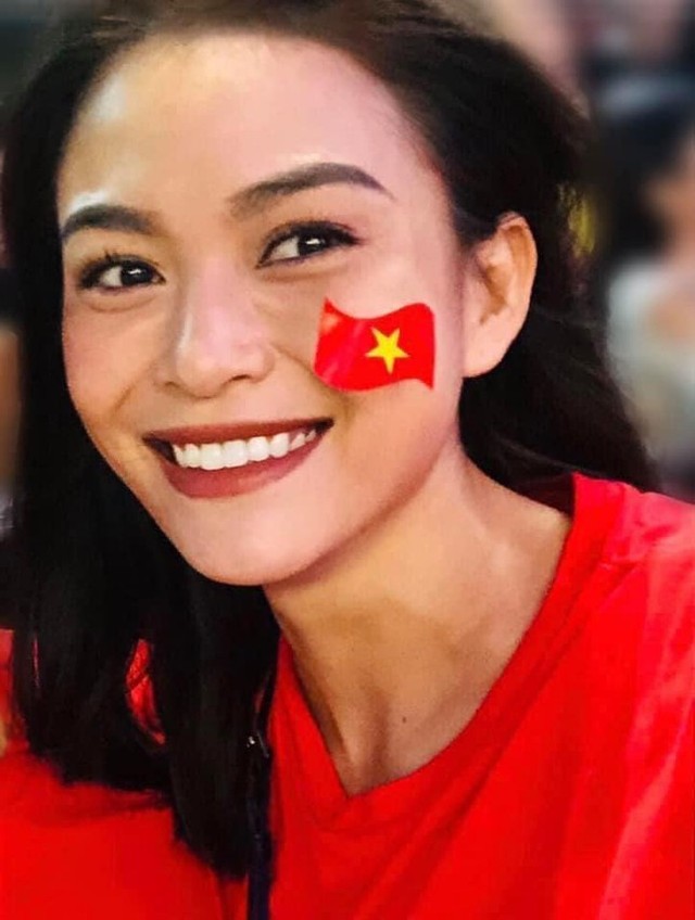 Hoa hậu H'Hen Niê gây chú ý khi đeo vương miện cổ vũ cho đội tuyển Việt Nam - Ảnh 5.