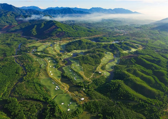 Ba Na Hills Golf Club tọa lạc tại chân núi Bà Nà