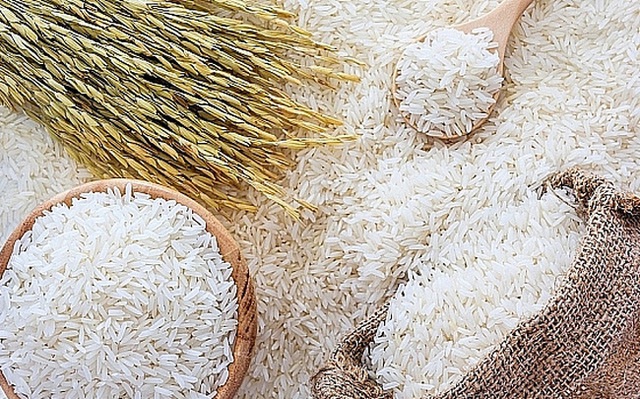 Giá gạo hôm nay 28/6: Gạo nguyên liệu giảm từ 50 đồng - Ảnh 1.