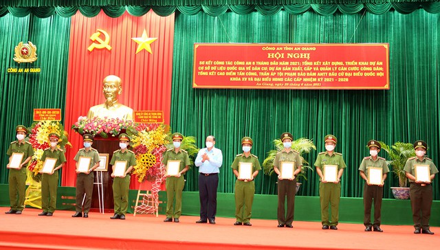 Công an tỉnh An Giang sơ kết công tác 6 tháng đầu năm 2021 - Ảnh 4.