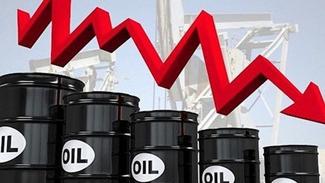 Giá dầu hôm nay 17/7: Tiếp đà giảm trước áp lực tăng cung - Ảnh 1.