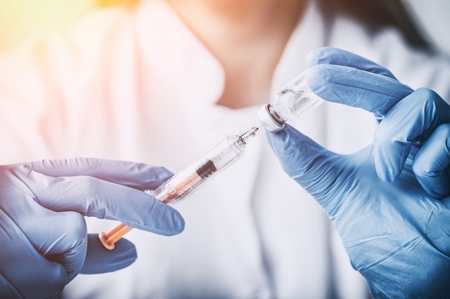 TP. HCM tổ chức tiêm 930.000 liều vắc xin COVID-19 trong đợt 5  - Ảnh 1.