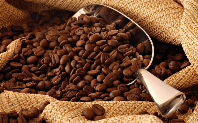 Thị trường nông sản ngày 31/7: Giá cà phê mất mốc 38.000 đồng, hồ tiêu duy trì ổn định - Ảnh 1.