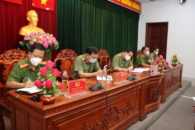 Ban Giám đốc Công an tỉnh An Giang tham dự hội nghị.