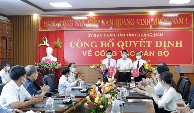 Trao quyết định bổ nhiệm 2 Phó Giám đốc Sở Y tế Quảng Nam - Ảnh 1.