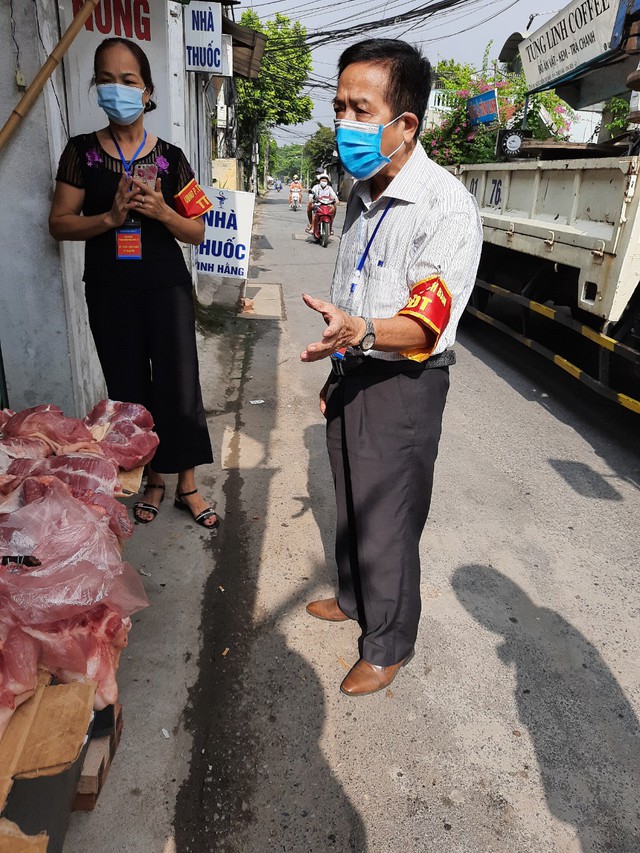 UBND quận Long Biên: UBND phường Thạch Bàn triển khai mô hình Tổ dân phố tự quản an toàn trong mùa dịch - Ảnh 2.