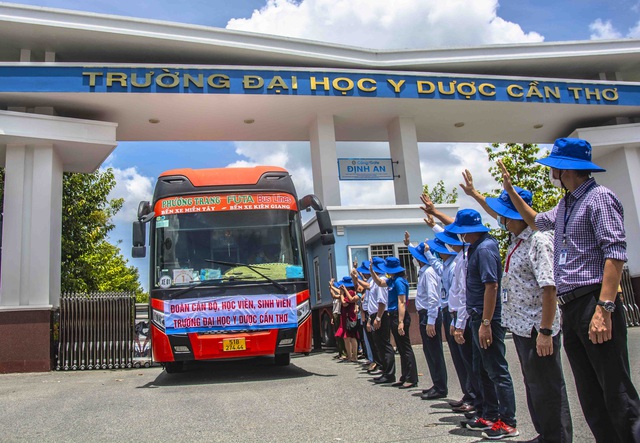 Hơn 600 cán bộ, sinh viên Đại học Y Dược Cần Thơ lên đường chống dịch tại tỉnh Kiên Giang - Ảnh 5.