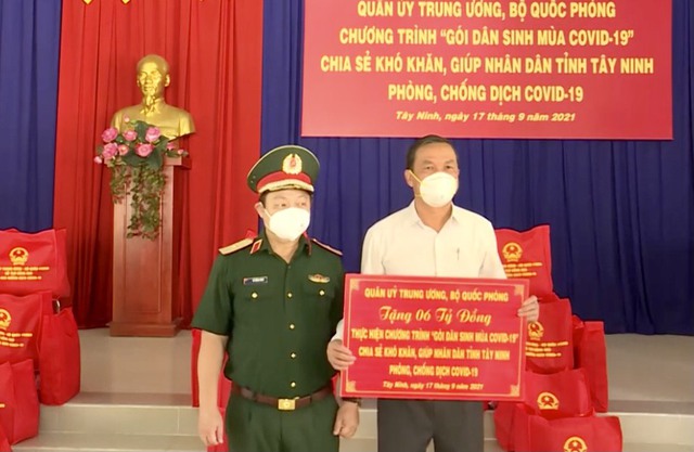 Tây Ninh: Tiếp nhận 20.000 phần quà từ chương trình “Gói dân sinh mùa Covid-19” do Bộ Quốc phòng trao tặng. - Ảnh 1.