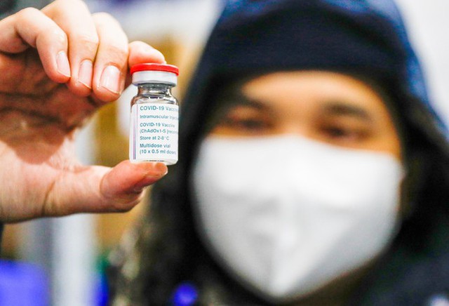 TP HCM nhận thêm hơn 666.000 liều vắc xin Pfizer và AstraZeneca  - Ảnh 1.
