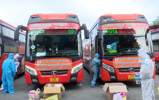 Xe khách Phương Trang đã sẵn sàng đưa những người con trở về quê hương miễn phí.