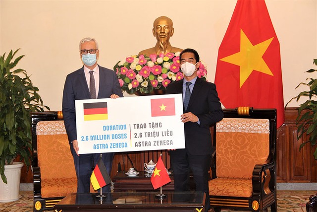 Đức hỗ trợ bổ sung 2,6 triệu liều vắc xin cho Việt Nam - Ảnh 1.