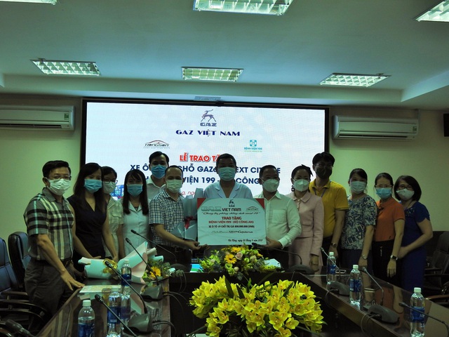 Đà Nẵng: GAZ Việt Nam và Đại lý Hồng Sơn trao tặng xe ô tô 19 chỗ cho Bệnh viện 199 – Bộ Công an - Ảnh 1.