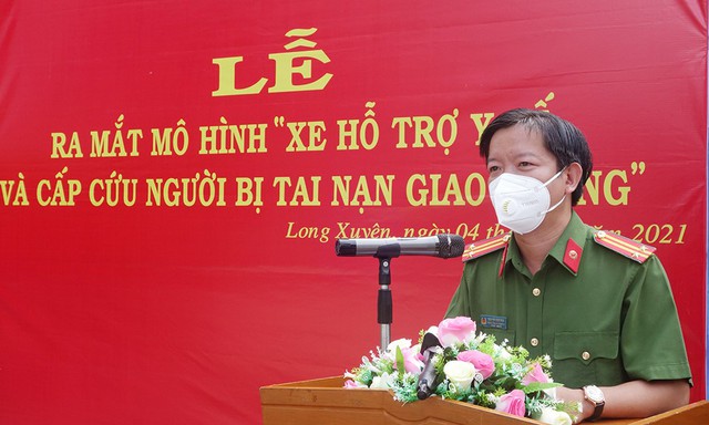 Trung tá Nguyễn Đức Hậu, Trưởng Công an TP Long Xuyên tiếp thu ý kiến chỉ đạo của Giám đốc Công an tỉnh và lãnh đạo TP Long Xuyên.