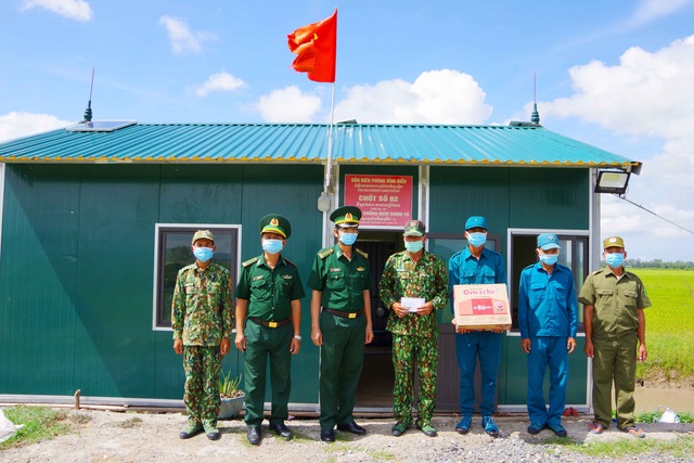 Kiên Giang: Chính ủy BĐBP tỉnh kiểm tra công tác phòng, chống dịch COVID-19 tuyến biên giới Giang Thành - Hà Tiên - Ảnh 4.