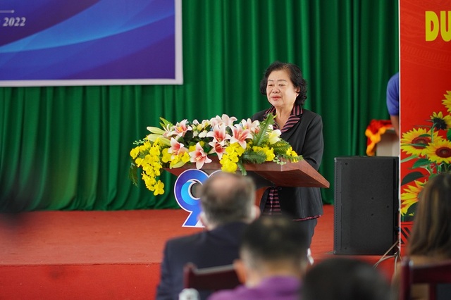 Bà Trương Mỹ Hoa, Nguyên Phó Chủ tịch nước, Chủ tịch Quỹ Học bổng Vừ A Dính phát biểu tại sự kiện